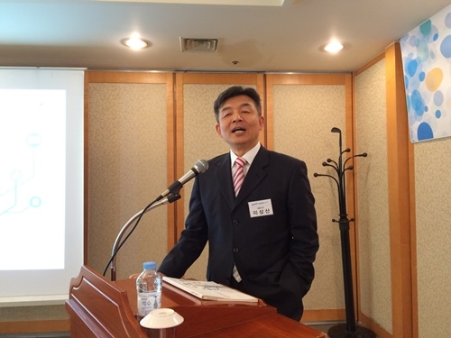 8일 여의도에서 열린 IPO기자간담회에서 이상산 핸디소프트 대표가 코스닥 이전상장 추진 계획을 발표하고 있다.<사진=홍석경 기자>