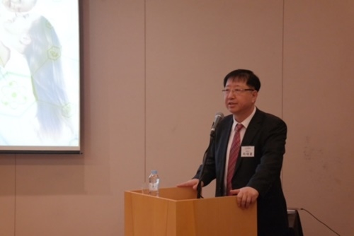 지대윤 퓨처켐 대표가 17일 여의도 63컨벤션에서 열린 IPO간담회에서 상장이후의 포부와 전략을 설명하고 있다.<사진=퓨처켐 제공>