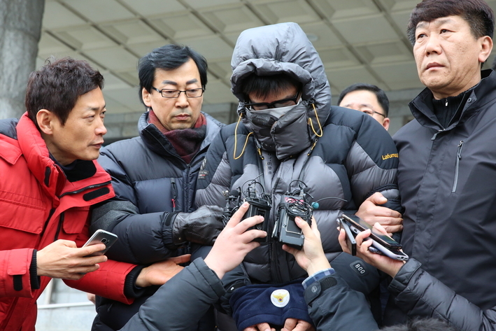 고준희양 친부가 영장실질심사를 받기 위해 전주덕진경찰서를 나서는 모습. 전북지방경찰청 제공