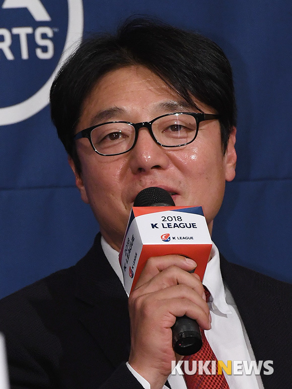 황선홍 감독이 미디어데이에서 발언하고 있다. ⓒ박태현 기자